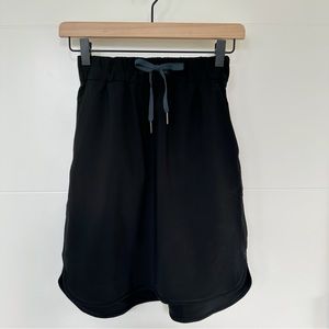 Lululemon On The Fly Skirt 21" Length Black Size 2